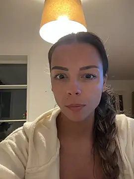 Snapshot of SweetLillySugar chatting on April 2026 10:14:02 PM SweetLillySugar online show from April 2026 10:14:02 PM