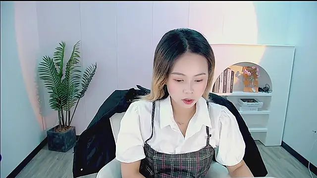 zhoulan-bb online show from April 2026 02:42:02 AM