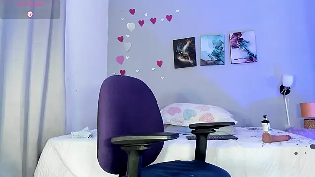 Evha GalaW online show from April 2026 01:41:01 PM