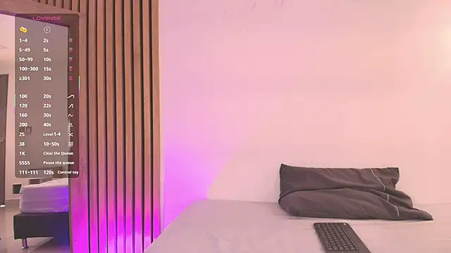 EmmaLopez11 online show from April 2026 12:10:01 PM