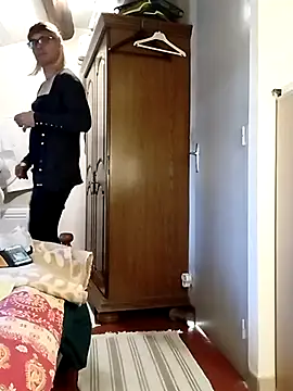 stephie83 online show from March 2026 04:34:02 PM