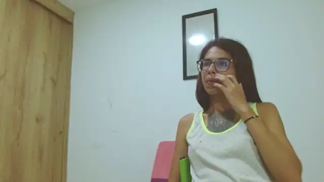Snapshot of Emily_Lopera chatting on May 2026 05:04:02 AM Emily Lopera online show from May 2026 05:04:02 AM