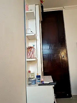 Mia Lauryn online show from April 2026 01:41:01 PM