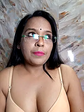 hornyrosy321 online show from April 2026 09:39:33 PM