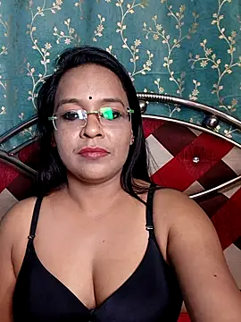hornyrosy321 online show from April 2026 07:58:01 PM