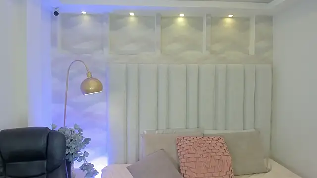 juli carther online show from April 2026 12:19:02 PM