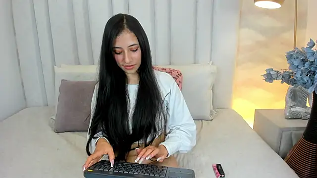 juli carther online show from April 2026 12:30:01 PM