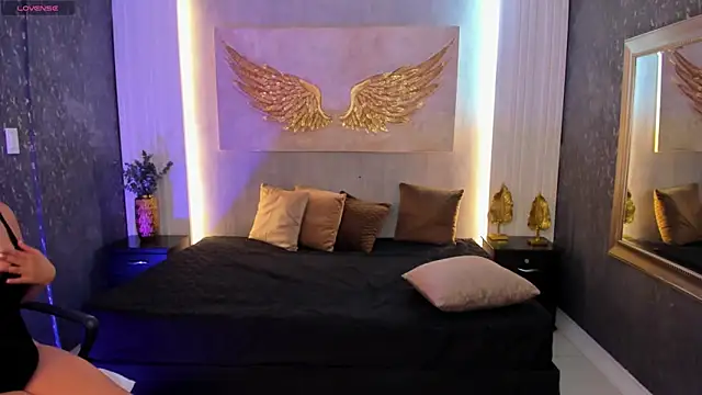 Emily-brown  online show from April 2026 11:26:01 AM