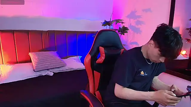 Andreew Style online show from April 2026 08:23:01 PM