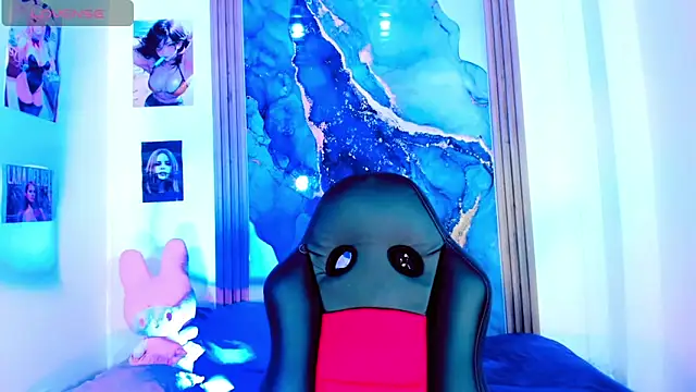 blonde queen- online show from April 2026 07:14:01 PM