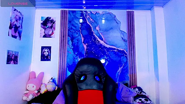 blonde queen- online show from May 2026 07:44:02 PM