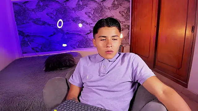 Liam Dustin online show from March 2026 08:42:01 PM