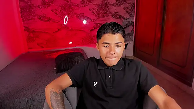 Liam Dustin online show from April 2026 08:28:02 PM