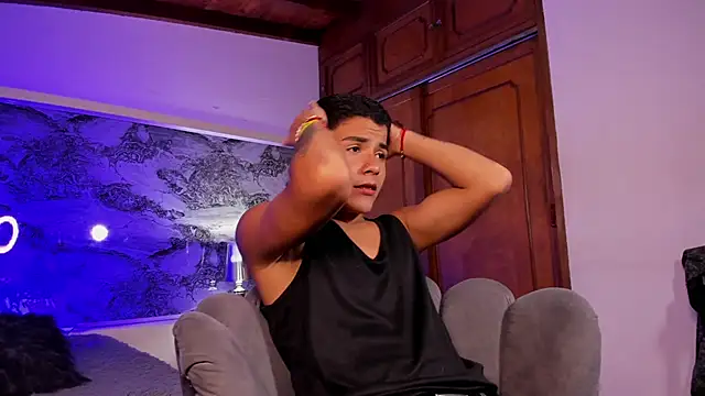 Liam Dustin online show from April 2026 08:17:02 PM