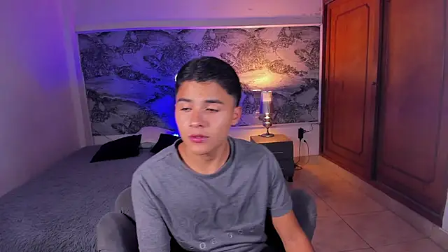 Liam Dustin online show from April 2026 09:15:01 PM