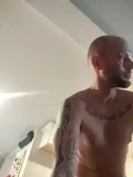 CaptCraker online show from April 2026 10:02:02 PM