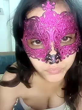 Hottymahi7 online show from April 2026 11:21:02 PM