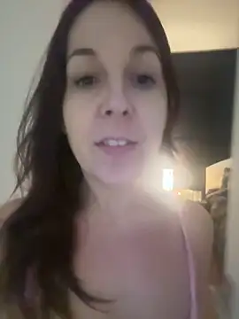 petitehotwife4u online show from April 2026 11:37:01 AM