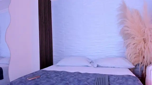 AlondraSoomer online show from April 2026 04:27:01 AM