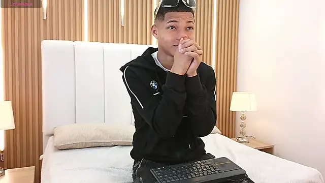 Snapshot of Kelvin_Josue chatting on May 2026 08:13:02 PM Kelvin Josue online show from May 2026 08:13:02 PM