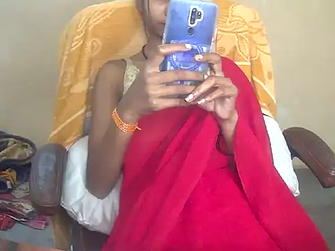 QueenOfDesire01 online show from April 2026 05:17:01 PM