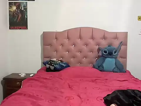 sakuraluna  online show from March 2026 11:37:01 PM