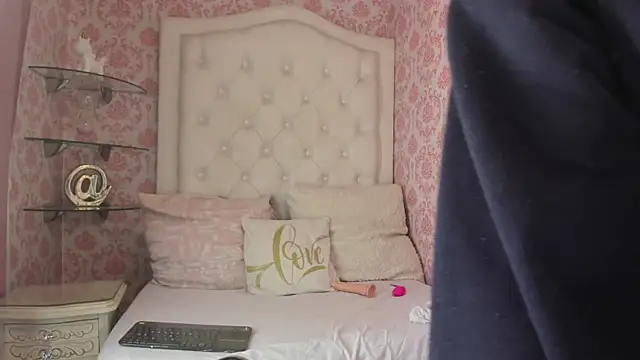 Mini Rouse online show from April 2026 12:10:01 PM