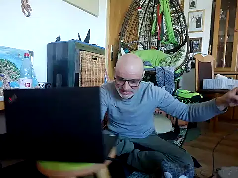 Thomate24 online show from April 2026 12:38:01 PM