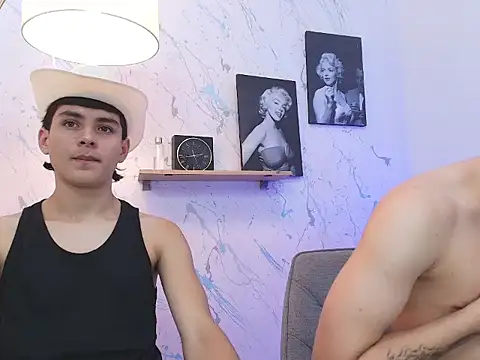 Andrew restrepoo online show from April 2026 02:22:02 AM