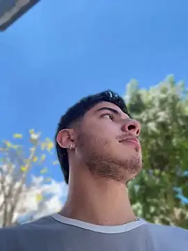 ApoloGray   online show from April 2026 06:20:01 PM