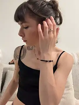 xsugarbabe online show from April 2026 06:27:01 PM