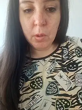 Snapshot of melucita chatting on April 2026 03:50:01 PM melucita online show from April 2026 03:50:01 PM