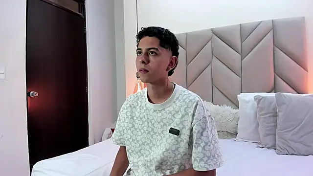 NohaDrake online show from April 2026 08:41:02 AM