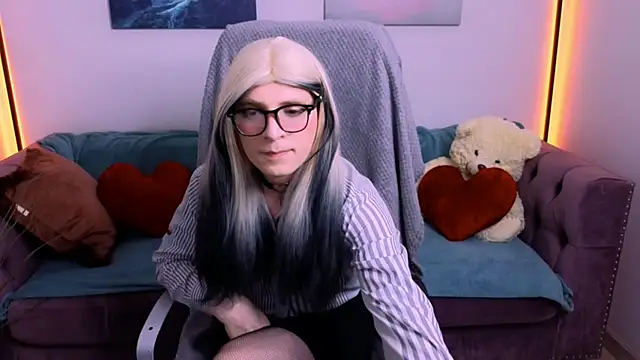 FoxIsPuff online show from June 2026 06:11:02 AM