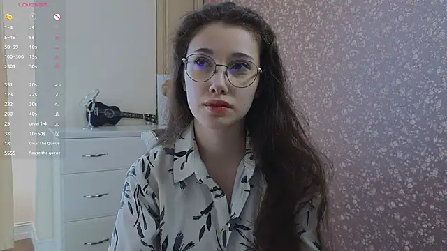IsauraHolleman online show from May 2026 03:03:02 AM