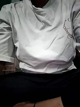 model seela online show from April 2026 01:01:02 AM