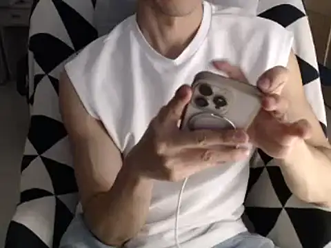 Kent6828 online show from April 2026 02:00:01 PM