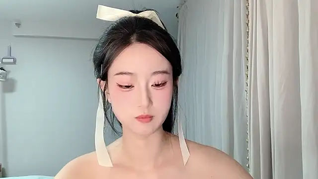 1X-yiyi online show from April 2026 12:34:02 PM