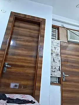 Pari lovers online show from April 2026 02:44:01 PM