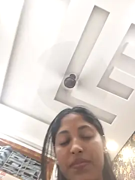 Pari lovers online show from April 2026 07:07:02 PM