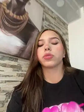 lunacandy 0 online show from April 2026 11:03:01 PM