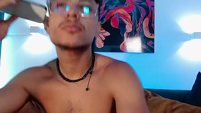 Vezzx online show from April 2026 06:35:01 PM