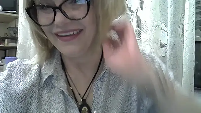 Lia Rayss online show from April 2026 07:04:01 PM