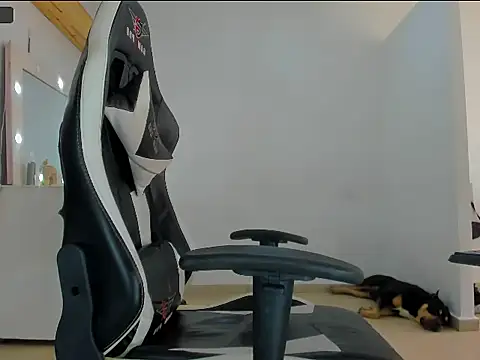 Thaliana Jaramillo online show from April 2026 05:32:02 PM