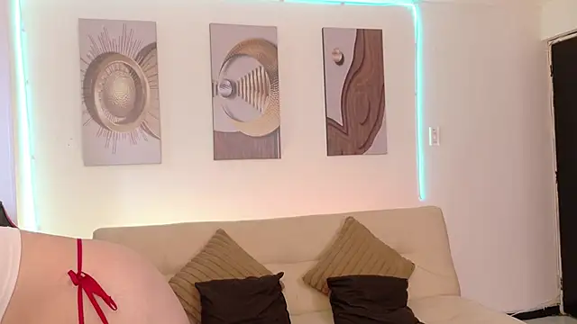 lil moon1 online show from April 2026 12:15:02 PM