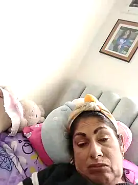 Taniafirelux online show from March 2026 05:16:01 PM