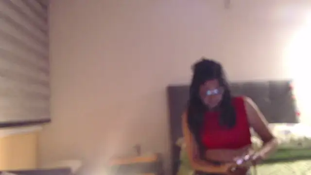 Taniafirelux online show from April 2026 12:44:01 AM