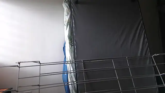 Taniafirelux online show from April 2026 04:00:02 PM