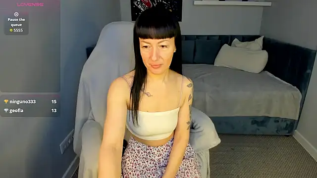 Nika Blaze online show from April 2026 01:05:01 AM