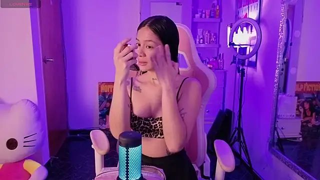 Oliviasims online show from April 2026 09:38:01 PM